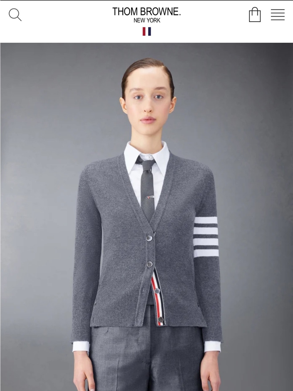 Thom Browne new york
CLASSIC CASHMERE 4-BAR V-NECK CARDIGAN